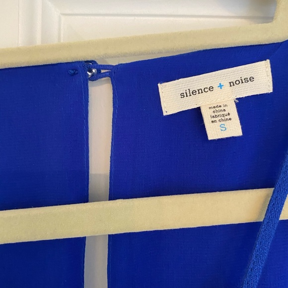 Urban outfitters cobalt blue flutter sleeve cold-shoulder dress - Picture 6 of 6